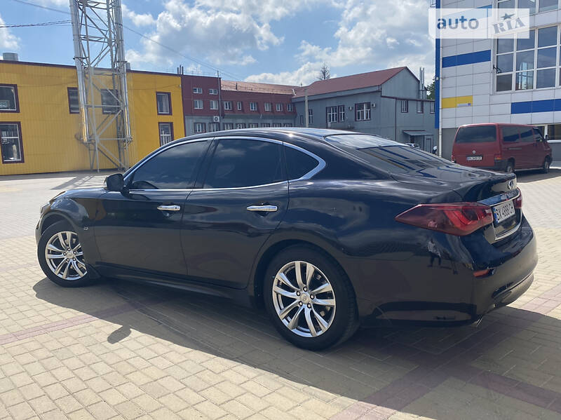 Седан Infiniti Q70 2018 в Хмельницком