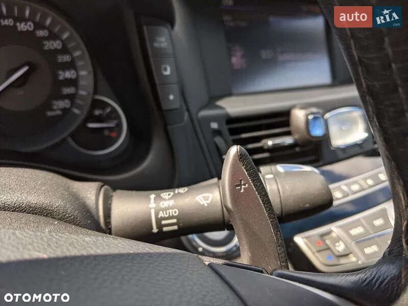 Седан Infiniti Q70 2015 в Львові