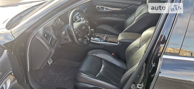 Седан Infiniti Q70 2015 в Києві фото 16 Седан Infiniti Q70 2015 в Києві