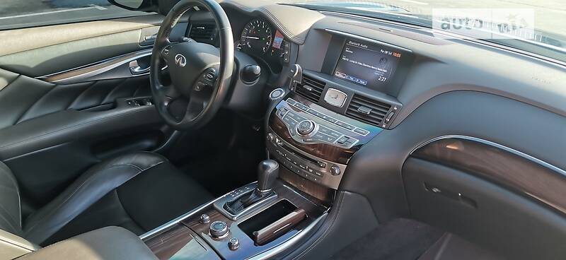Седан Infiniti Q70 2015 в Києві фото 29 Седан Infiniti Q70 2015 в Києві