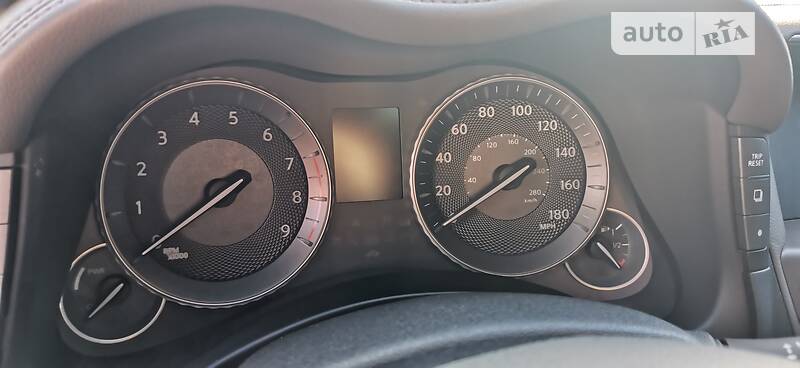 Седан Infiniti Q70 2015 в Києві фото 37 Седан Infiniti Q70 2015 в Києві