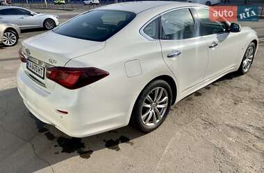 Седан Infiniti Q70 2016 в Дніпрі