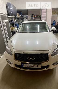 Седан Infiniti Q70 2016 в Дніпрі