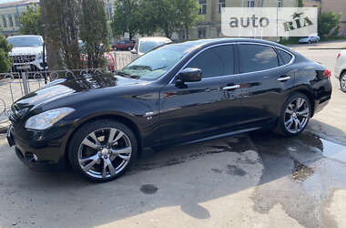 Седан Infiniti Q70 2013 в Полтаві