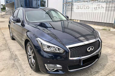 Седан Infiniti Q70 2016 в Черновцах