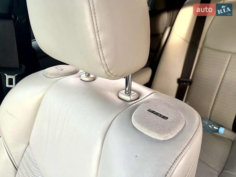 Седан Infiniti Q70 2015 в Дніпрі