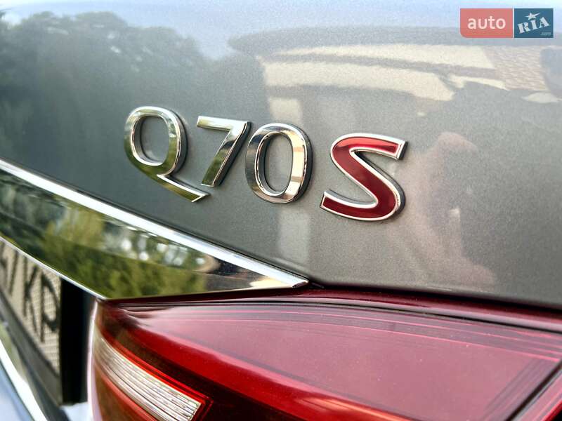 Седан Infiniti Q70 2015 в Дніпрі