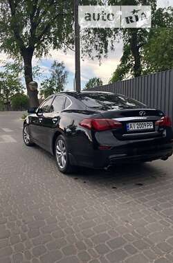 Седан Infiniti Q70 2016 в Коростене