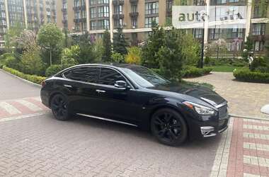 Седан Infiniti Q70 2015 в Софиевской Борщаговке