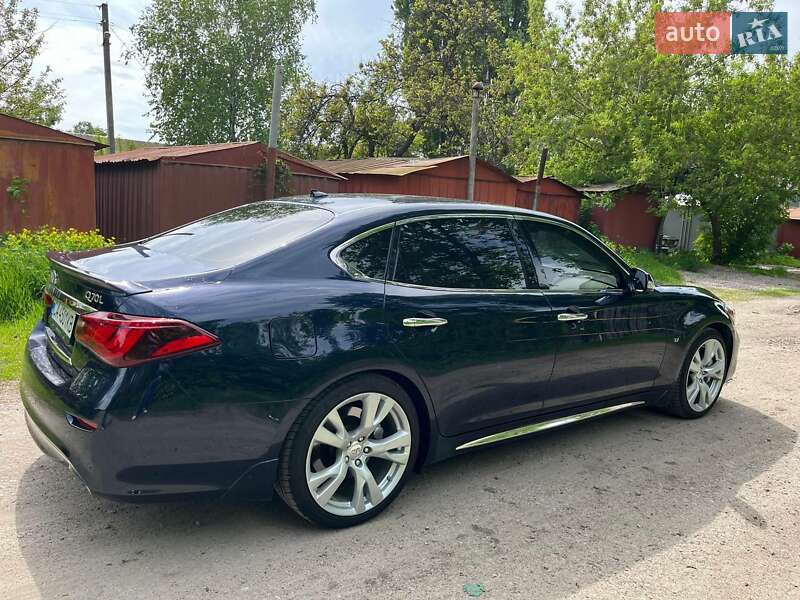 Седан Infiniti Q70 2018 в Кропивницком