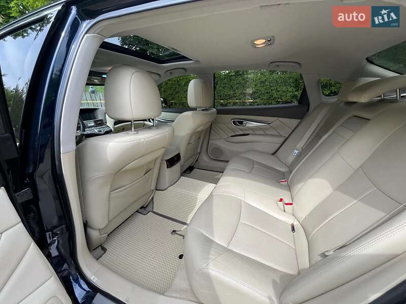 Седан Infiniti Q70 2018 в Кропивницком