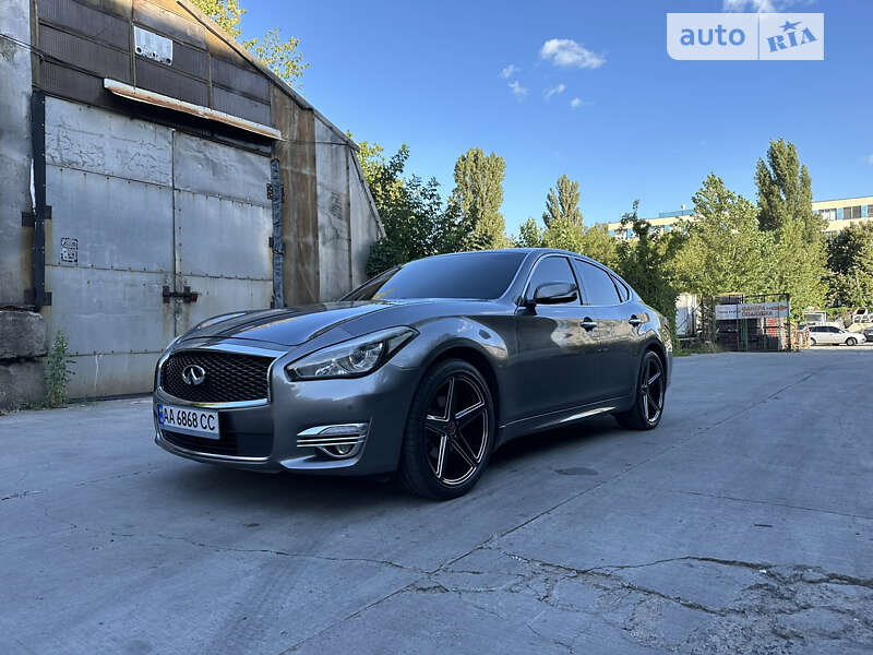 Седан Infiniti Q70 2017 в Києві