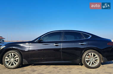 Седан Infiniti Q70 2015 в Днепре