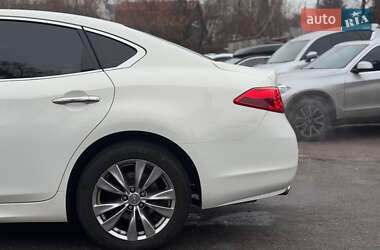 Седан Infiniti Q70 2013 в Виннице