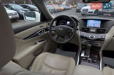 Седан Infiniti Q70 2013 в Виннице