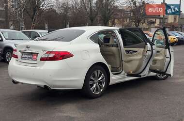 Седан Infiniti Q70 2013 в Виннице