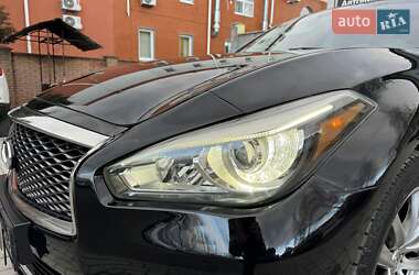 Седан Infiniti Q70 2017 в 