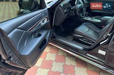 Седан Infiniti Q70 2014 в 