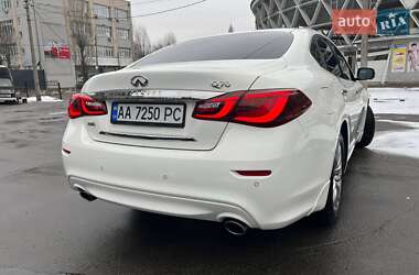 Седан Infiniti Q70 2015 в Києві