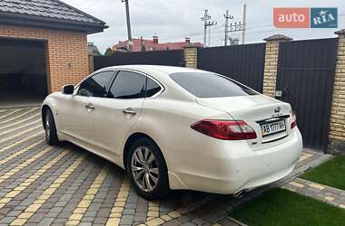 Седан Infiniti Q70 2013 в Виннице