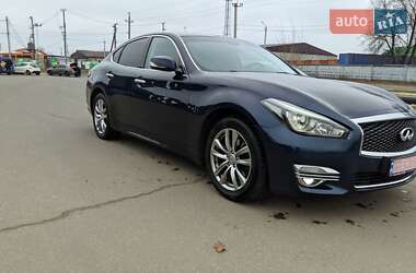 Седан Infiniti Q70 2014 в Буче