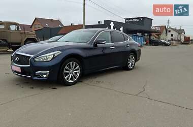 Седан Infiniti Q70 2014 в Буче