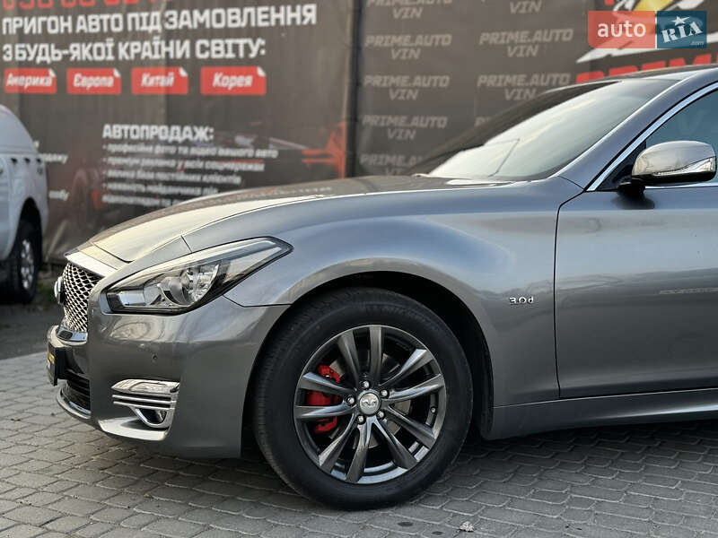 Седан Infiniti Q70 2015 в Виннице
