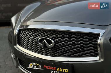 Седан Infiniti Q70 2015 в 