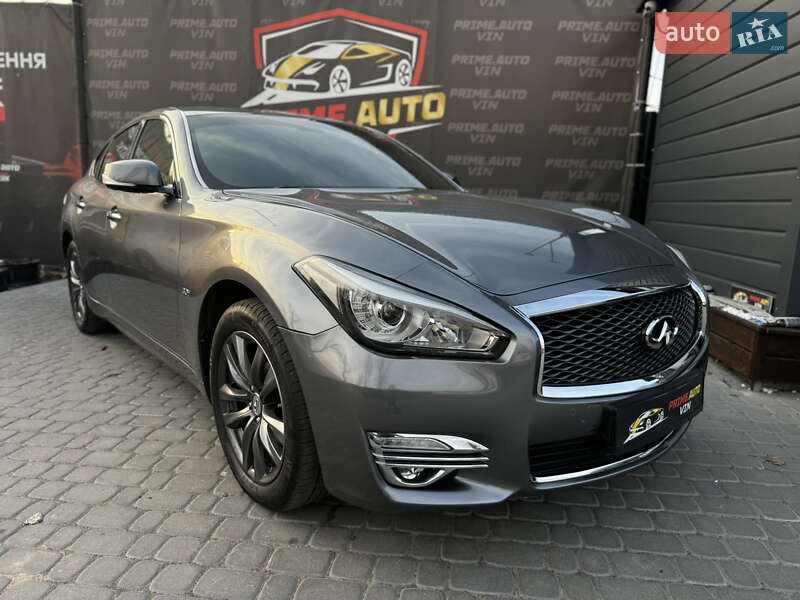 Седан Infiniti Q70 2015 в Виннице