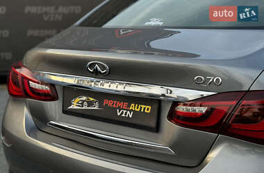 Седан Infiniti Q70 2015 в 