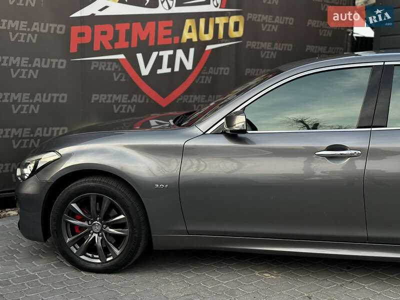 Седан Infiniti Q70 2015 в Виннице