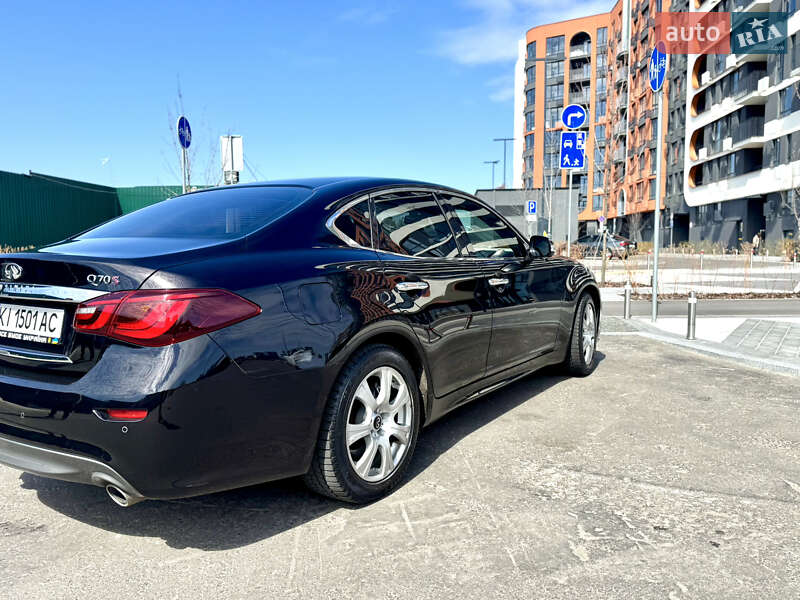Седан Infiniti Q70 2016 в Києві