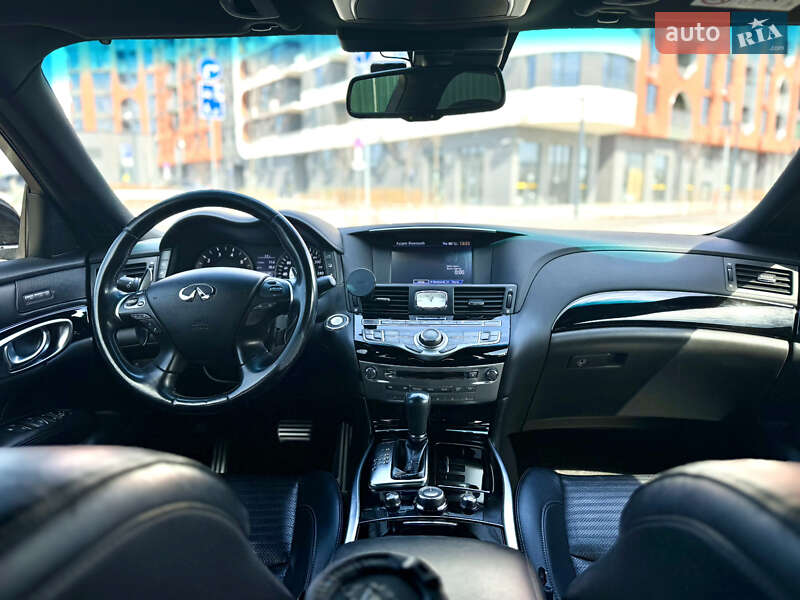 Седан Infiniti Q70 2016 в Києві