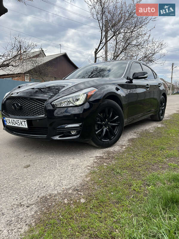 Седан Infiniti Q70 2015 в Харкові