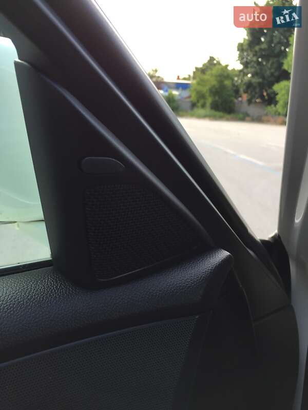 Седан Infiniti Q70 2015 в Чернигове