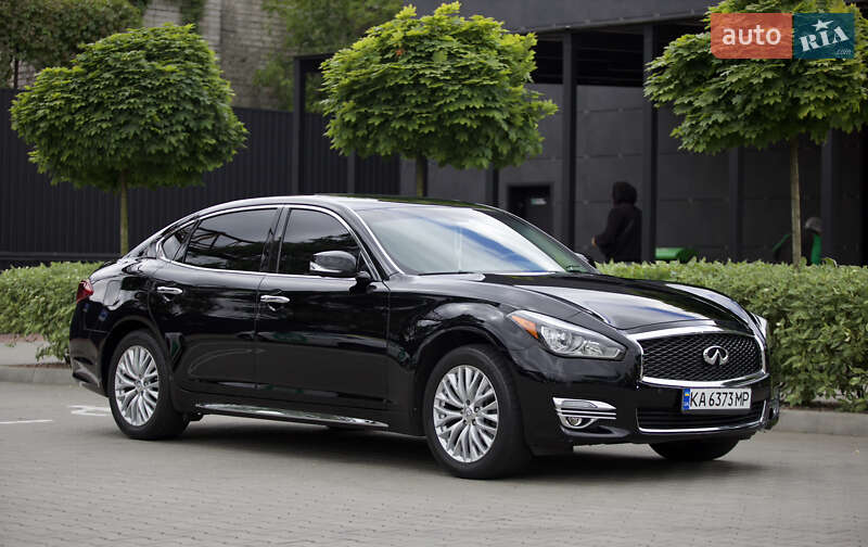 Infiniti Q70 2015