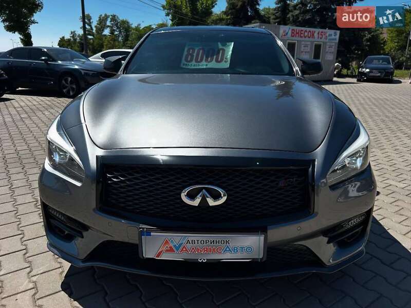 Седан Infiniti Q70 2016 в Кривому Розі