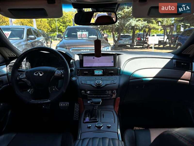 Седан Infiniti Q70 2016 в Кривому Розі