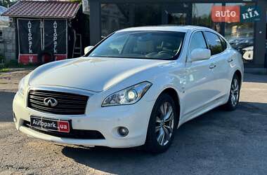 Седан Infiniti Q70 2013 в Вінниці