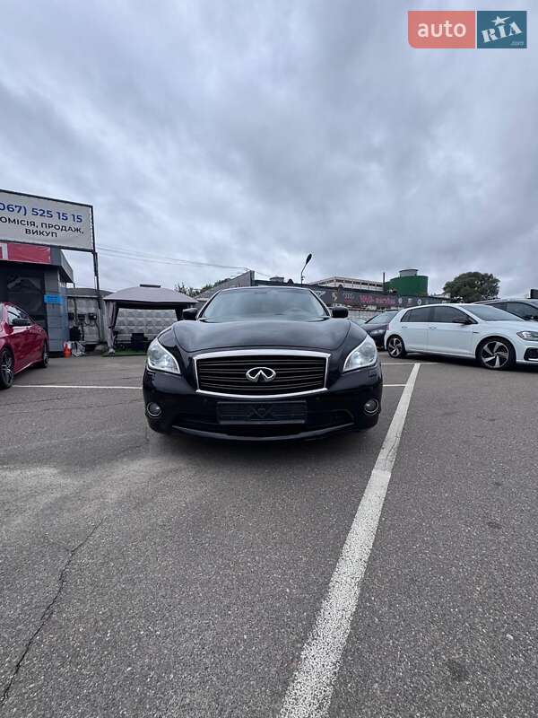 Седан Infiniti Q70 2013 в Києві