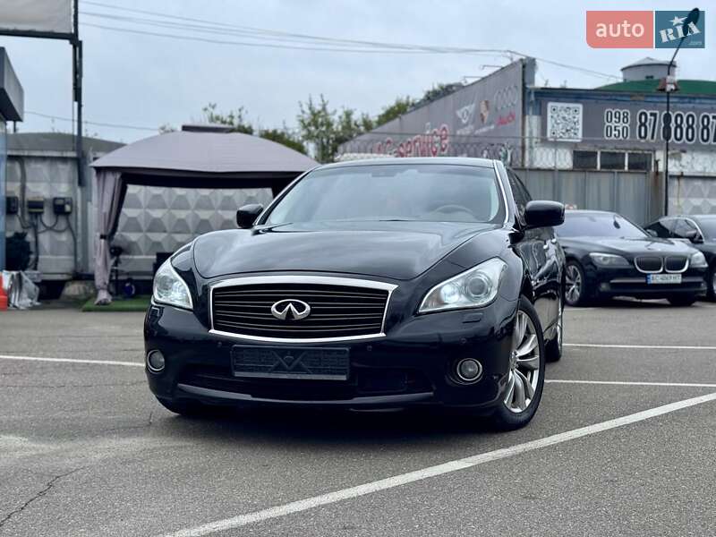 Седан Infiniti Q70 2013 в Києві