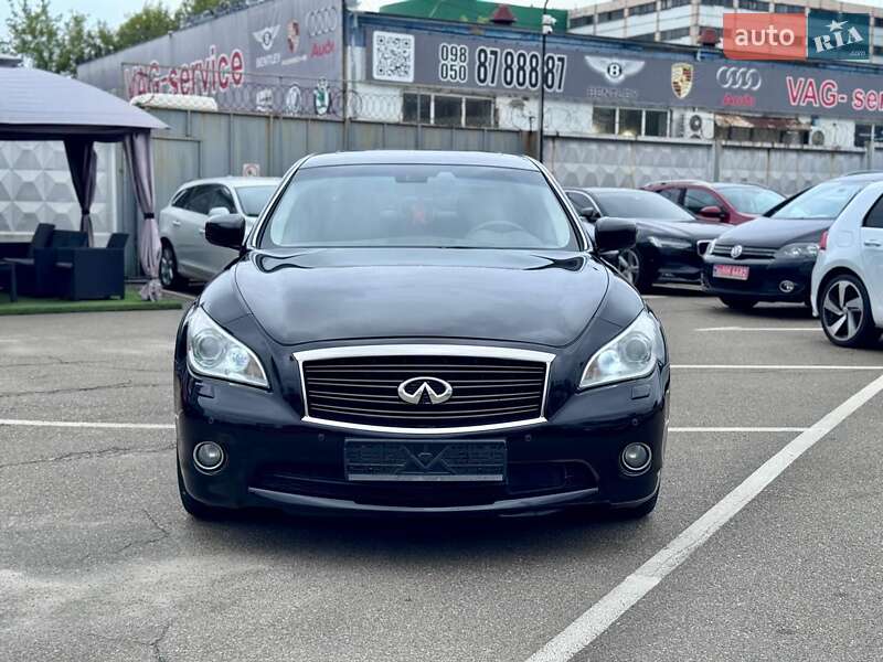 Седан Infiniti Q70 2013 в Києві