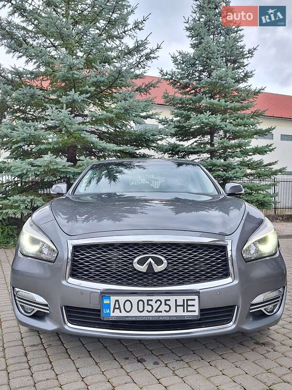 Седан Infiniti Q70 2016 в Сваляве фото 10 Седан Infiniti Q70 2016 в Сваляве