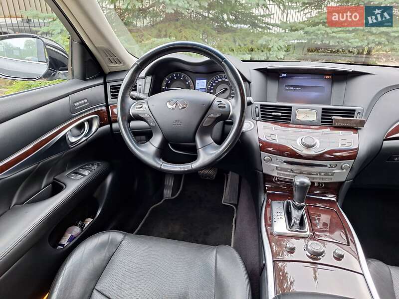 Седан Infiniti Q70 2016 в Сваляве фото 29 Седан Infiniti Q70 2016 в Сваляве