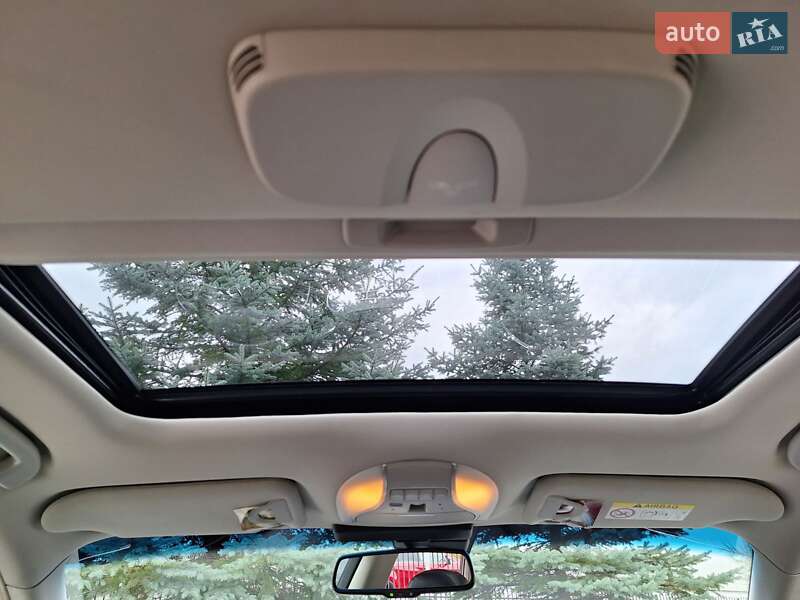 Седан Infiniti Q70 2016 в Сваляве фото 38 Седан Infiniti Q70 2016 в Сваляве