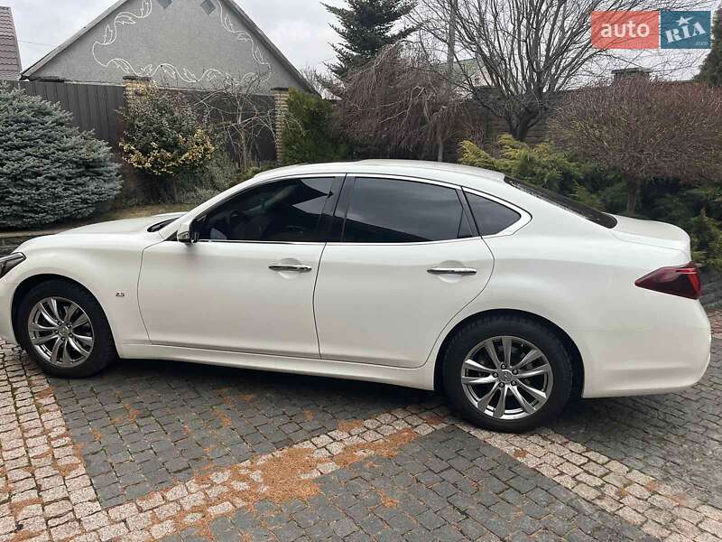 Седан Infiniti Q70 2016 в Белой Церкви фото 10 Седан Infiniti Q70 2016 в Белой Церкви