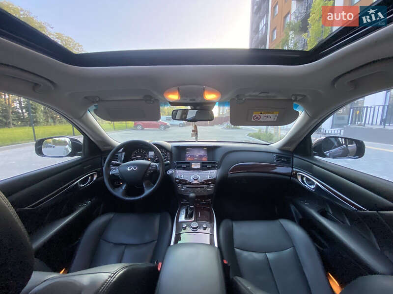Седан Infiniti Q70 2015 в Вінниці