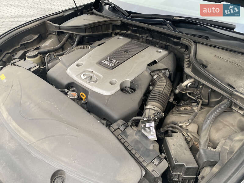 Седан Infiniti Q70 2017 в Києві