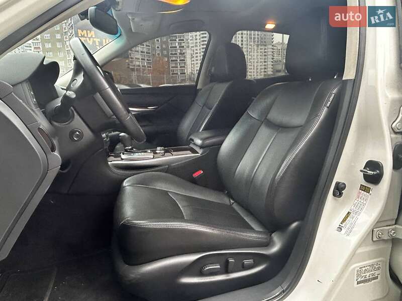 Седан Infiniti Q70 2016 в Киеве фото 9 Седан Infiniti Q70 2016 в Киеве