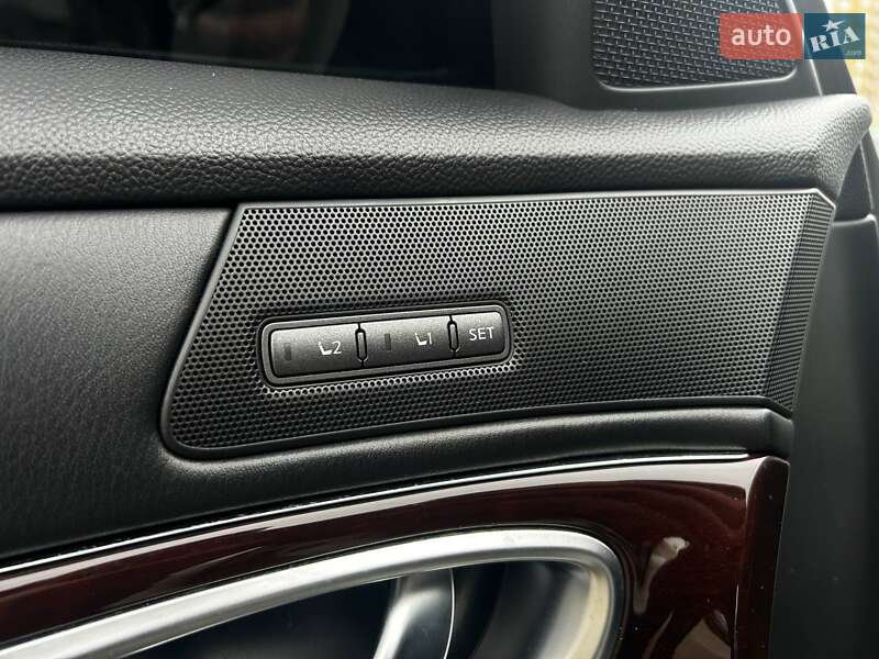 Седан Infiniti Q70 2016 в Киеве фото 13 Седан Infiniti Q70 2016 в Киеве